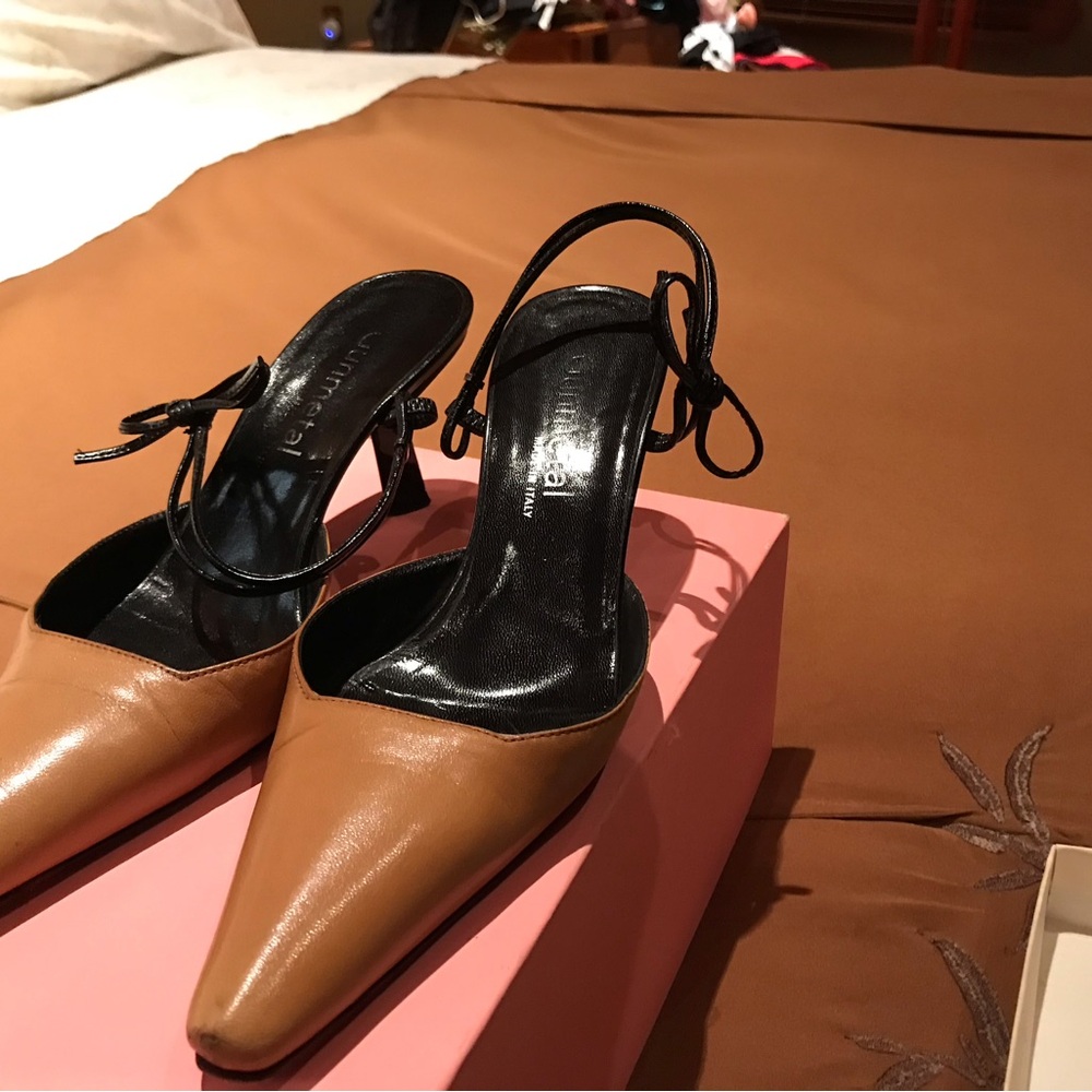 Pointed-Toe Slingback Heels in Tan with Black Accents